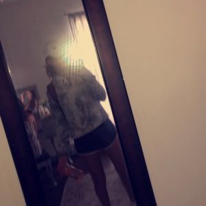 Meet your Posher, Amelia